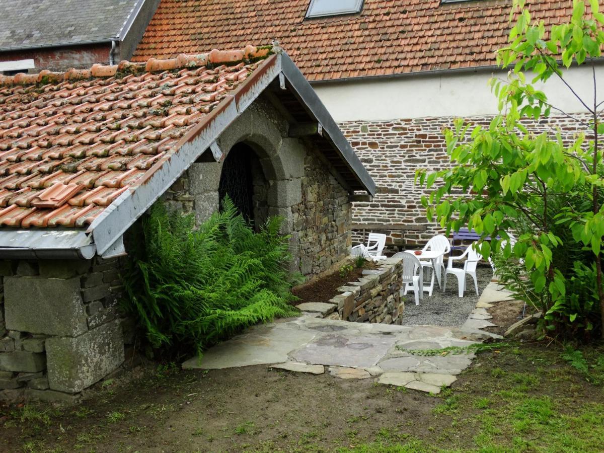 Saint-Sauveur-la-PommerayeLe Relais住宿加早餐旅馆 外观 照片
